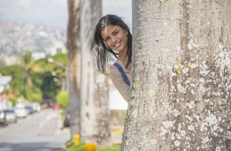 Foto novinha bucetao na calcinha renda preta-5