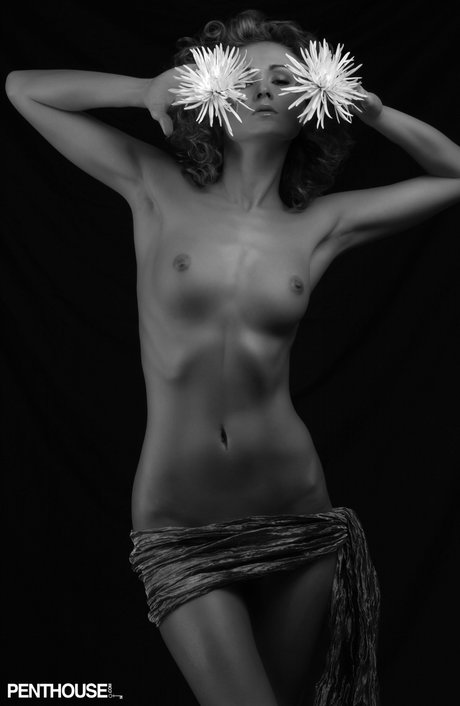 Fotos de mulheres magrinhas com buceta peluda-16